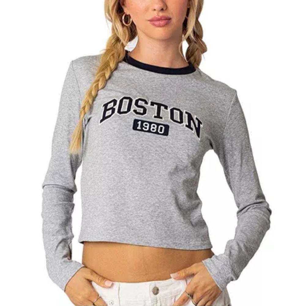 Edikted Gray Logo Boston 1980 Long Sleeve Tee Shirt Top Printed Round Neck M